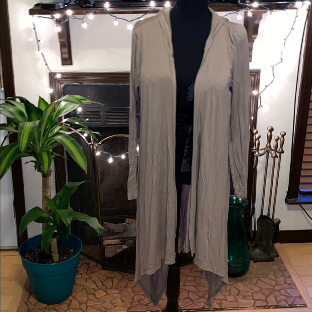 WORN ONCE TAN LIGHTWEIGHT CARDI